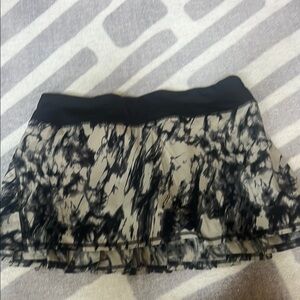 Lululemon Athletica Black and Cream Skirt